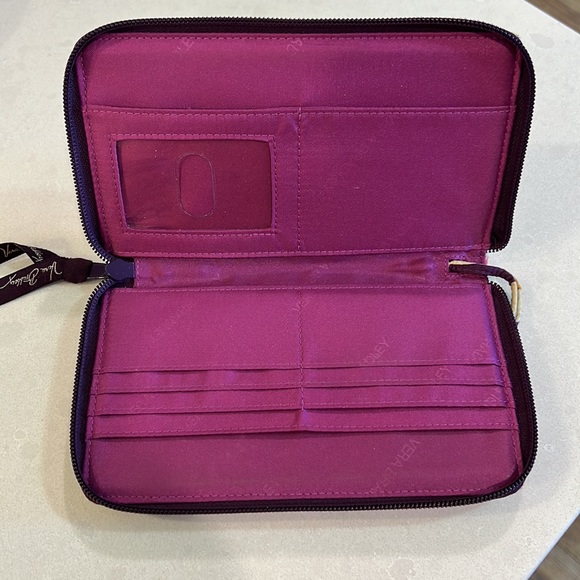Vera Bradley Wristlet Wallet Plum Crazy - Picture 3 of 4